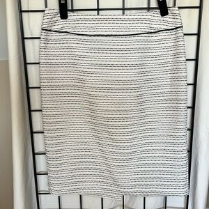LeSuit Separates White and Black Skirt size 6
